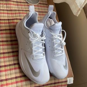 Nike fly by low II sneakers